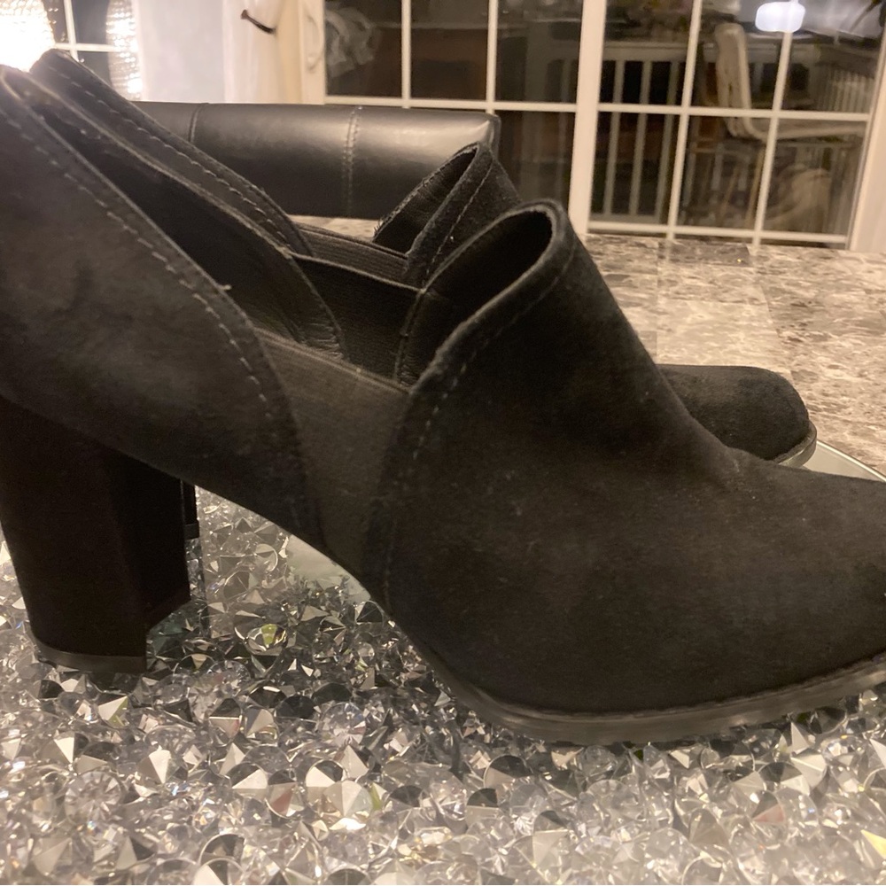 Stuart Weitzman Black Chunky Heel Suede Pump Spain Career Event Woman Size 8.5 - Picture 3 of 12
